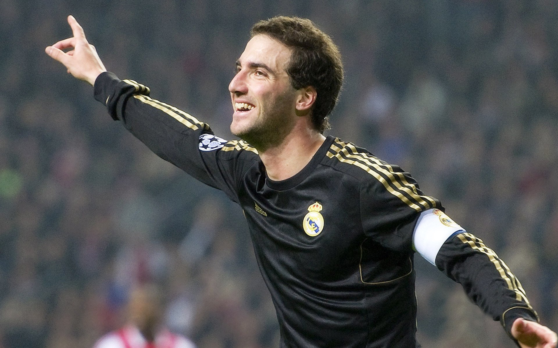 利物浦欧冠逐步上升，争夺冠军目标明确